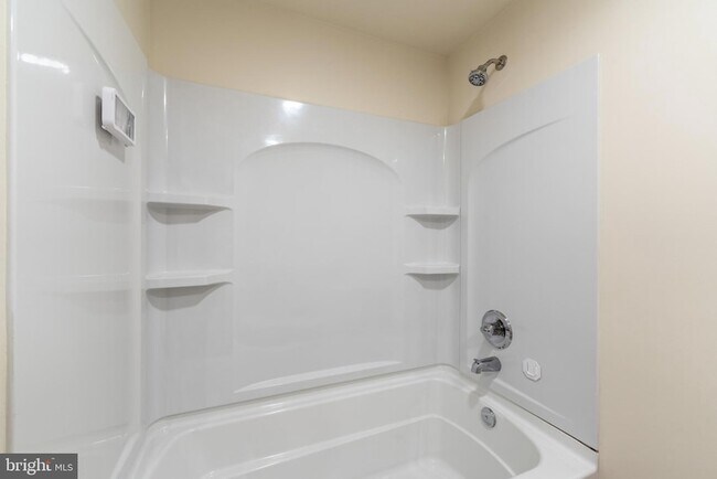 Building Photo - 2210 New Falls Rd