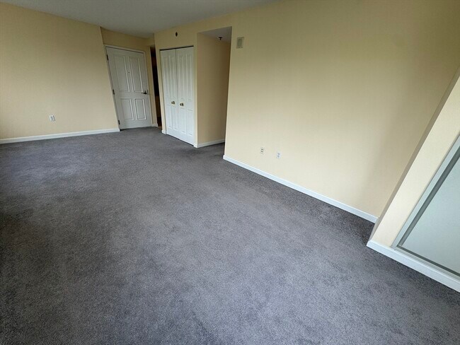 Building Photo - 8 Museum Way