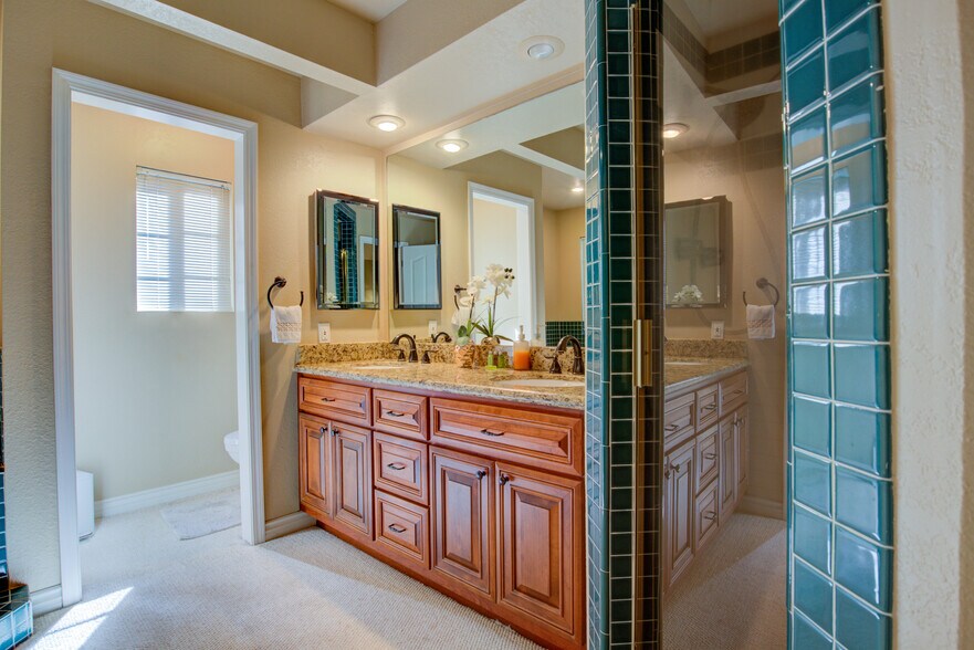 Building Photo - 33180 Vino Way