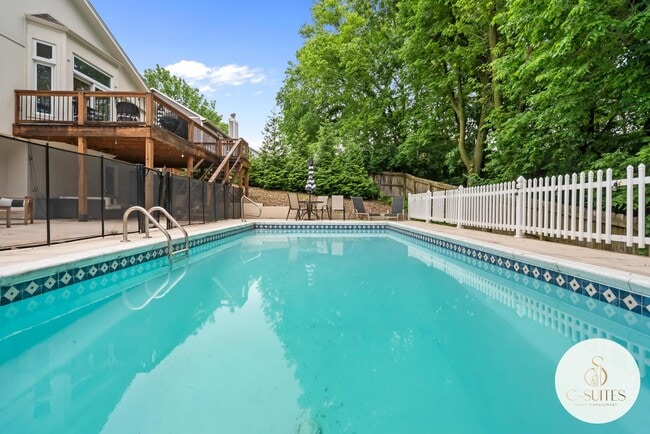 Building Photo - 1709 NW 33rd Pl