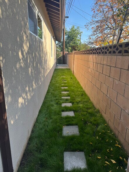 Building Photo - 15920 Eccles St