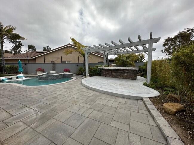 Building Photo - Exquisite Vina Del Mar home in Spanish Hills