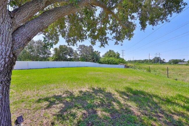 Building Photo - 7902 Carriage Pointe Dr