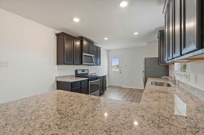 Building Photo - 15223 Telfaire Mdws