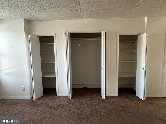 Building Photo - 206 Saude Ave