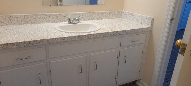 Building Photo - 5234 Donlyn Dr