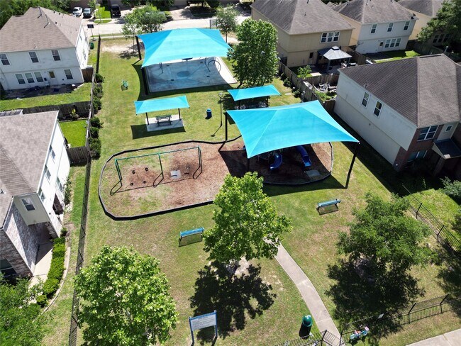 Building Photo - 3530 Barkers Crossing Ave