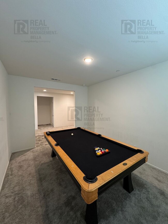 Building Photo - Beautiful 3 Bed, 2 Bath Single-Story Home in McSweeny Farms with Open-Concept Living