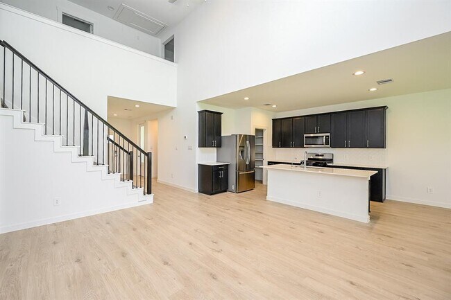 Building Photo - 29946 Gallatin River Ln