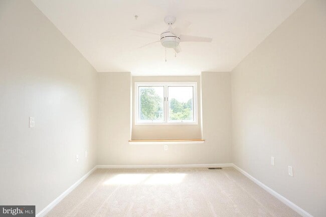 Building Photo - 7025 Chesapeake Harbour Dr E