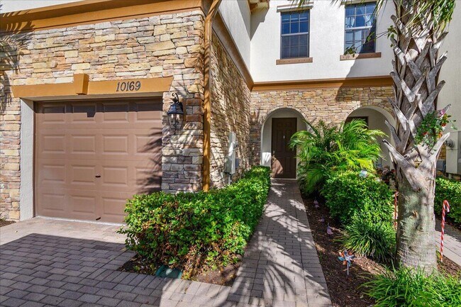 Primary Photo - 10169 Wellington Parc Dr