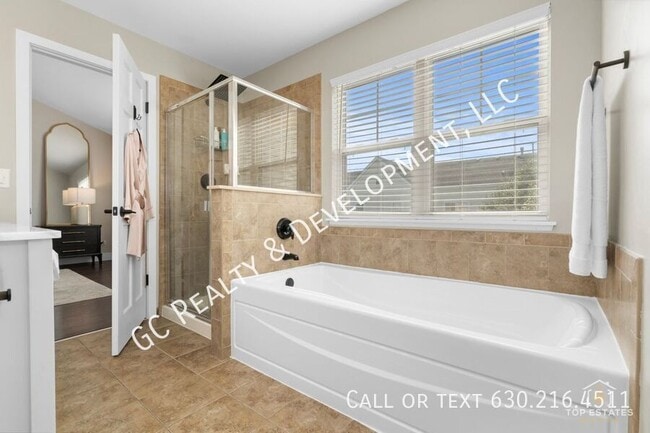 Building Photo - 927 Indigo Ct