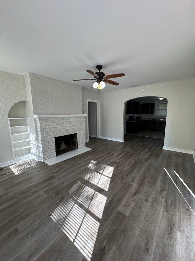 Building Photo - 4005 Green St