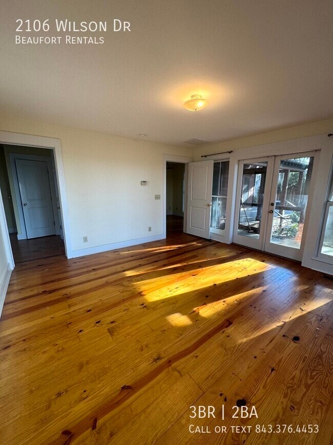 Building Photo - 2106 Wilson Dr