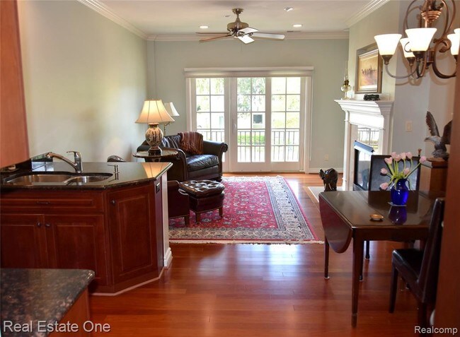 Building Photo - 202 Walnut Blvd