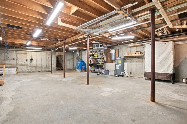 Building Photo - 26 Louise Dr