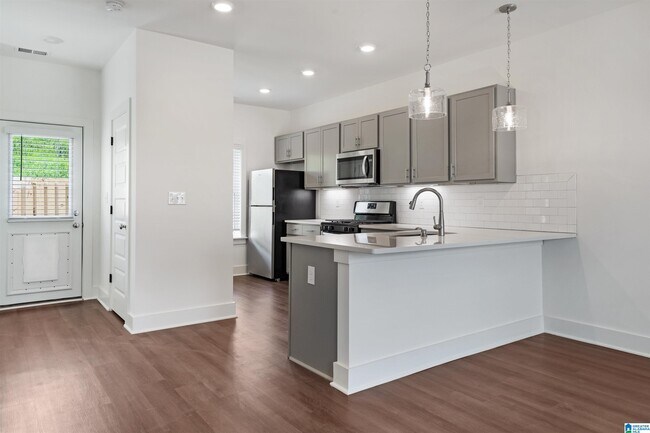 Building Photo - 240 Huntley Pl