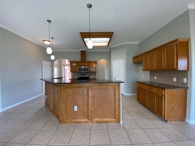 Building Photo - DON'T MISS THIS INCREDIBLE SOUTHSIDE LEASI...
