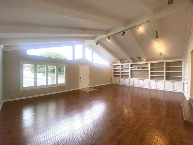 Building Photo - Sunlit 3-Bed Fremont Home in Cabrillo with...