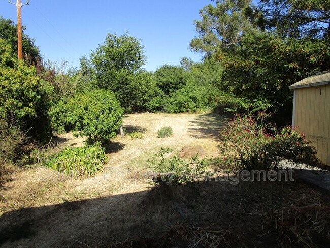 Building Photo - 476 Banning Way