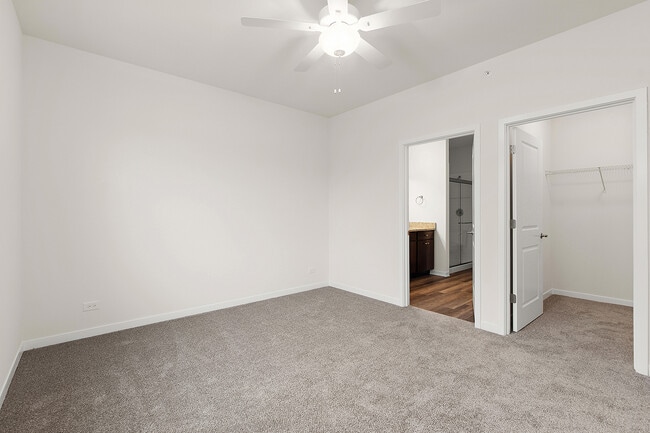 Building Photo - 69 Olympus Dr