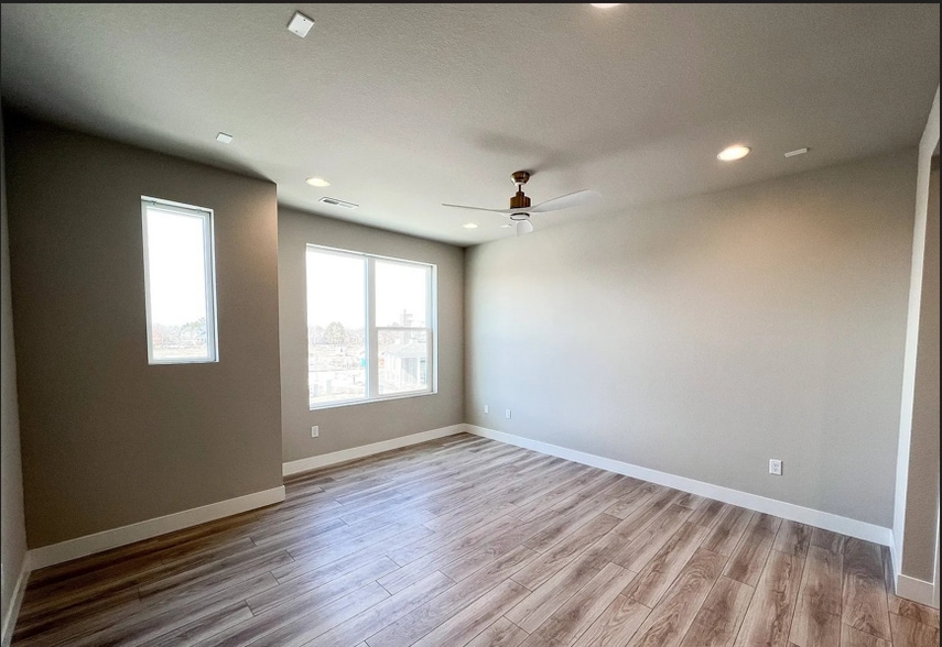Building Photo - 888 S Valentia St