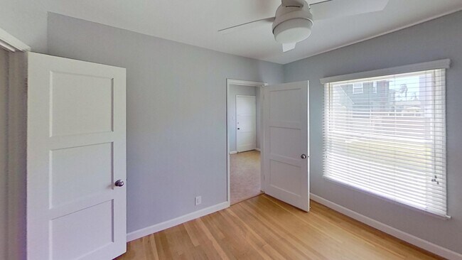 Building Photo - 270 La Verne Ave