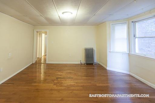 Building Photo - 28 Monmouth St