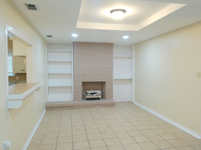 Building Photo - 109 Sutherland Dr