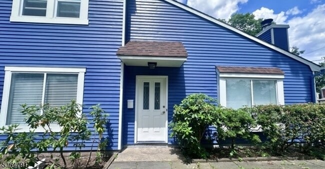 Building Photo - 221 Myrtle Ave