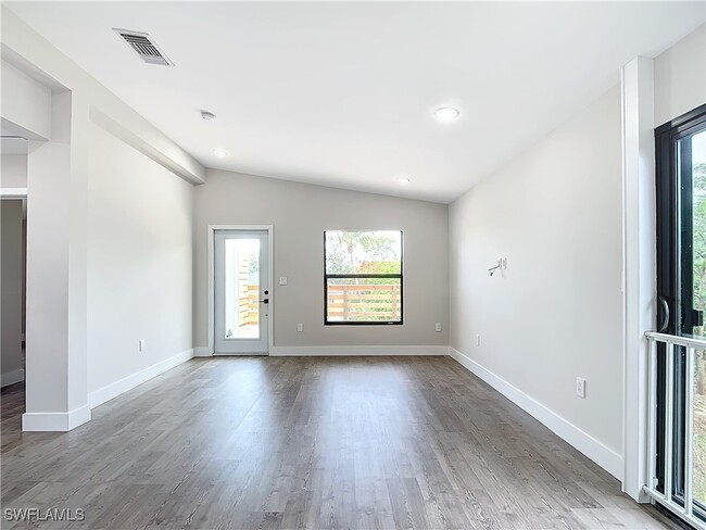 Building Photo - 2511 Storter Ave