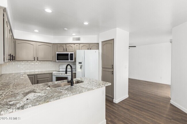 Building Photo - 16715 E El Lago Blvd