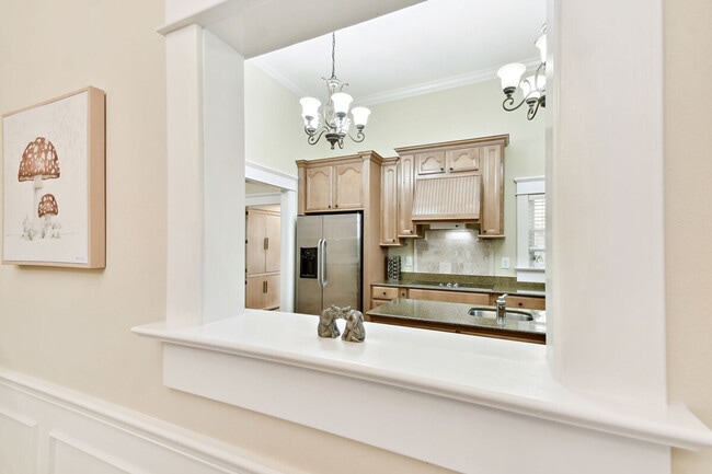 Building Photo - 607 S Orleans Ave