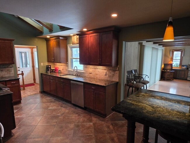 Building Photo - Furnished Mid-term Rental