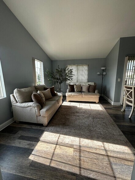 Building Photo - 224 Bertram Dr