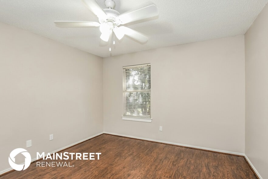 Building Photo - 1202 Starpoint Ln