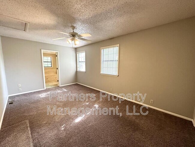 Building Photo - 2201 W Deane St