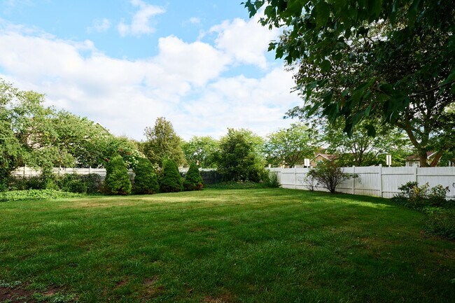 Building Photo - 3017 Fairchild Ln