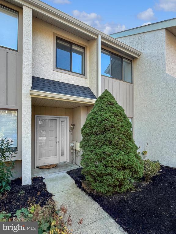 Building Photo - 42 Landmark Dr