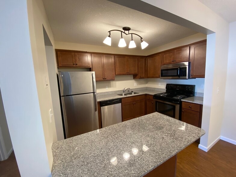Building Photo - CEDAR RIDGE APARTMENT HOMES