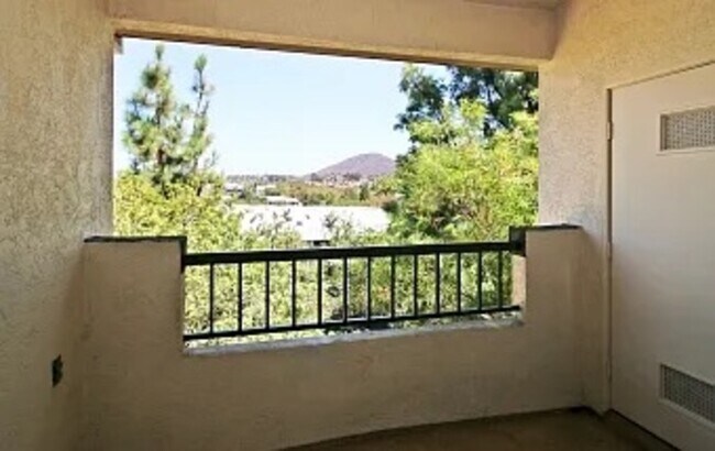 Building Photo - 10921 Sabre Hill Dr