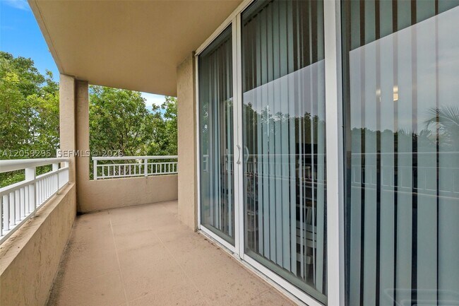 Building Photo - 19501 W Country Club Dr