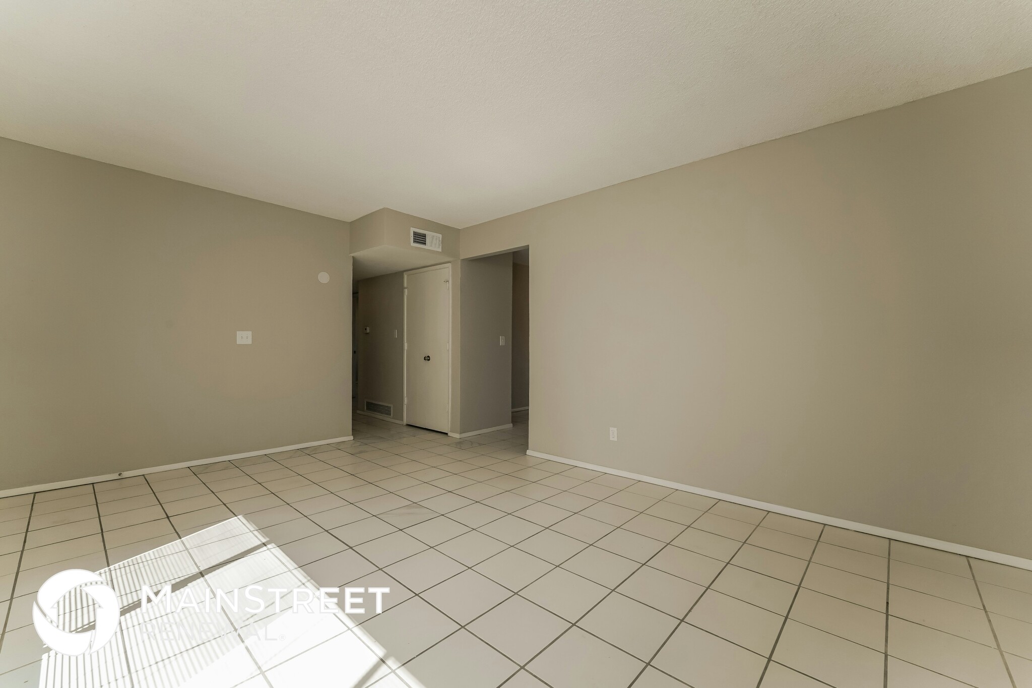 Building Photo - 3627 S Santee Ave