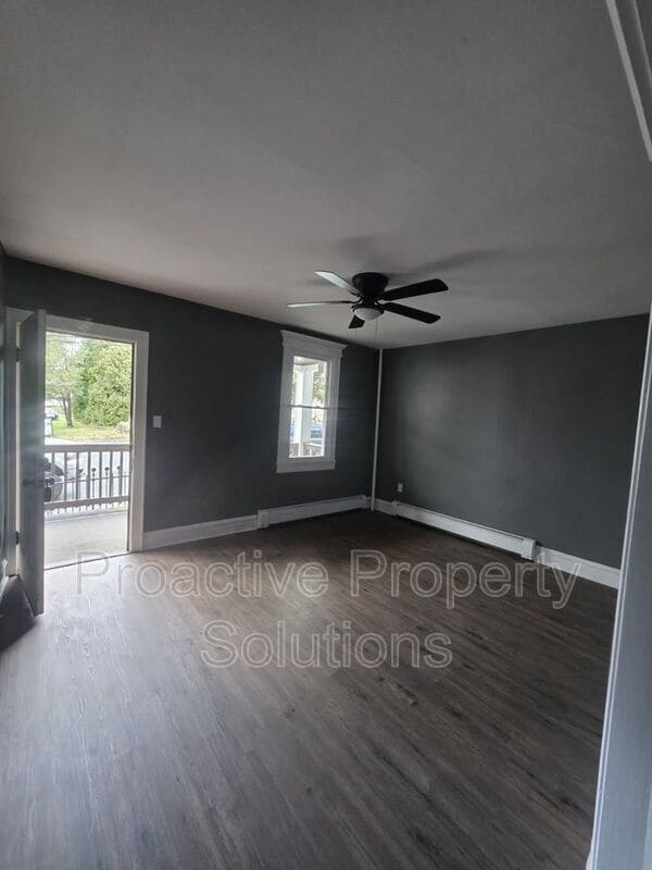 Building Photo - 532 Alder St