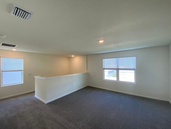 Building Photo - Avalon Woods 4/3/2 ***WON'T LAST***