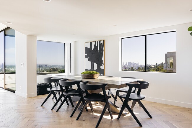 Building Photo - 7866 Fareholm Dr