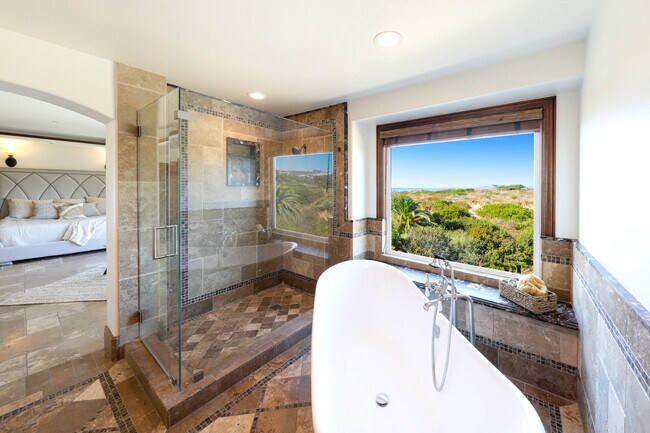 Building Photo - 3811 Vista Blanca