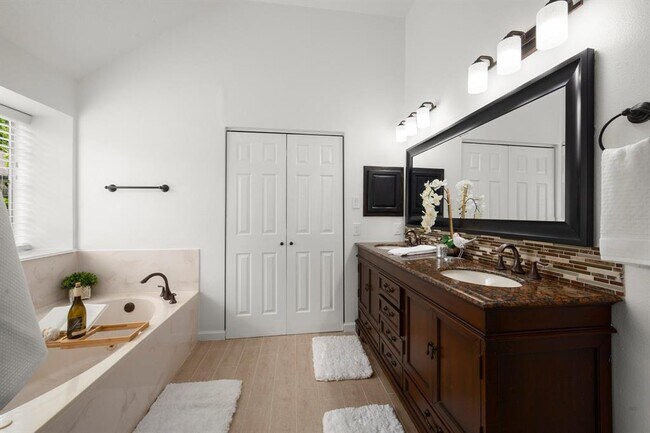 Building Photo - 10206 Jockey Club Dr