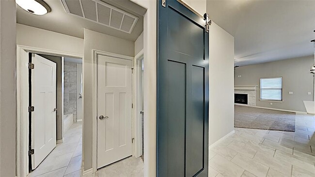 Building Photo - 6224 Beverly Hills Dr