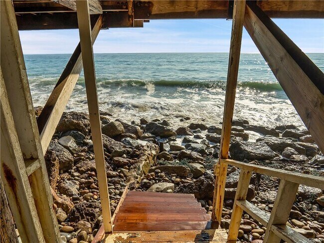 Direct access to the beach - 20536 Pacific Coast Hwy